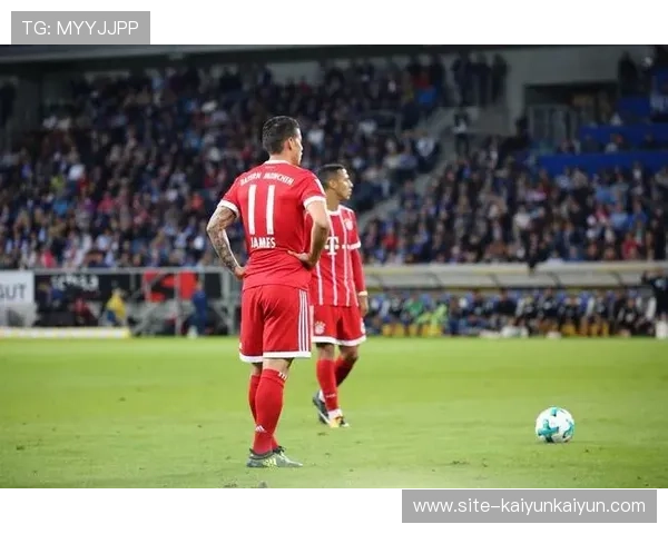 拜仁大胜霍芬海姆，迪亚斯成J罗后第二位在德甲戴帽的哥伦比亚球员